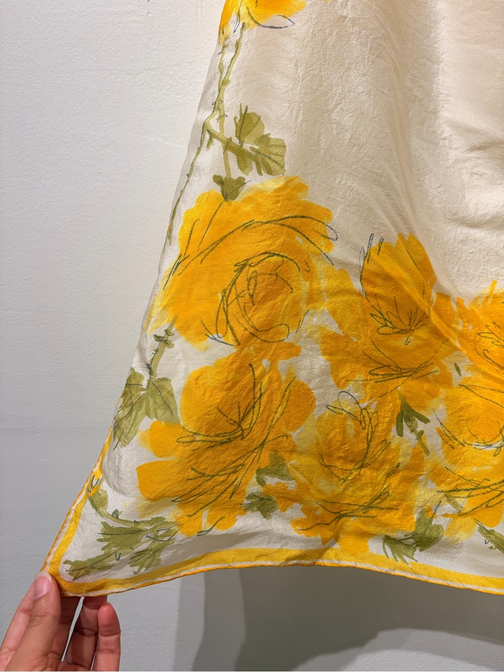 Vera Neumann Ladybug Signed Vintage Silk Scarf Yellow White Hand Rolled Japan - Picture 3 of 6